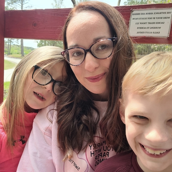 Meet your Posher, Heather - Picture 1 of 1